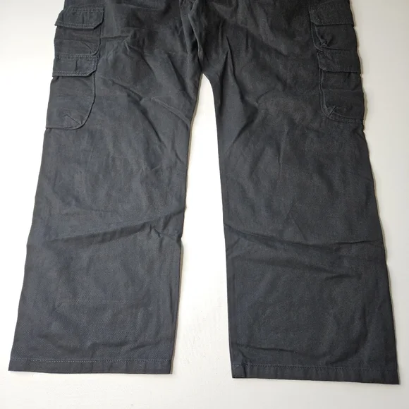 Wrangler Authentics Men's Premium Relaxed Fit Straight Leg Cargo Pant - Picture 7 of 8